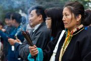 Члены тибетской общины ожидают прибытия Его Святейшества Далай-ламы в тибетский центр в Ричмонде. Штат Калифорния, США. 23 февраля 2014 г. Фото: YoWangdu