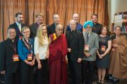 Его Святейшество Далай-лама на встрече с религиозными лидерами в Санта-Кларе. Штат Калифорния, США. 24 февраля 2014 г. Фото: Джереми Рассел (офис ЕСДЛ)