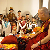 Далай-лама встретился с тибетцами, живущими в Калифорнии