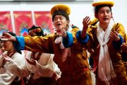 Исполнение тибетских национальных танцев во время празднования тибетского нового года. Миннеаполис, штат Миннесота, США. 2 марта 2014 г. Фото: Stephen Geffre