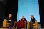 Его Святейшество Далай-лама выступает с речью в Национальном институте здравоохранения США. Вашингтон, округ Колумбия, США. 7 марта 2014 г. Фото: Джереми Рассел (офис ЕСДЛ)