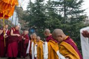 Его Святейшество Далай-ламу встречают в монастыре Джонанг Тактен Пхунцог Чолинг. Шимла, штат Химачал Прадеш, Индия. 18 марта 2014 г. Фото: Тензин Чойджор (офис ЕСДЛ)