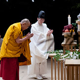 Далай-лама посетил Сендай в регионе Тахоку, пострадавший от землетрясения в 2011 году