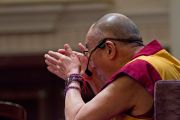 Его Святейшество Далай-лама объясняет свою точку зрения во второй день конференции "Создание карты ума". Киото, Япония. 12 апреля 2014 г. Фото: Тибетский офис в Японии