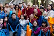 Его Святейшество Далай-лама с группой буддистов из Монголии. Коясан, Япония. 15 апреля 2014 г. Фото: Тибетский офис в Японии
