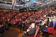 Дээрхийн Гэгээнтний айлдварыг 1,200 гаруй хүмүүс анхааран сонсов. Норвеги, Осло. 2014.5.8. Гэрэл зургийг Зуй Ань Фам