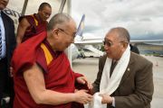 Дагьяб Ринпоче встречает Его Святейшество Далай-ламу в аэропорту Франкфурта. 13 мая 2014 г. Фото: Manuel Bauer