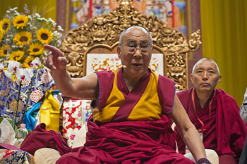 Далай-лама прочел публичную лекцию об этике сострадания в Ливорно