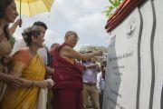Дээрхийн Гэгээнтэн Далай Лам Сомайяа сургуулийг нээв. Энэтхэг, Мумбай. 2014.05.31 Гэрэл зургийг Тэнзин Чоежор/ДЛО
