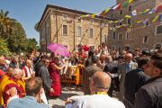 Его Святейшество Далай-лама прибыл в институт Ламы Цонкапы в Помае. 10 июня 2014 г. Тоскана, Италия. Фото: FilmPRO