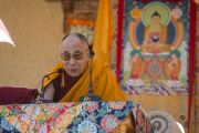 Его Святейшество Далай-лама выступает на торжественном открытии семинара по теме "Парчин (совершенная мудрость) в монастыре Ликир. Ладак, штат Джамму и Кашмир, Индия. 30 июня 2014 г. Фото: Тензин Чойджор (офис ЕСДЛ)