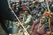 Раздача чая участникам 33-го посвящения Калачакры. Лех, Ладак, штат Джамму и Кашмир, Индия. 12 июля 2014 г. Фото: Мануэль Бауэр.