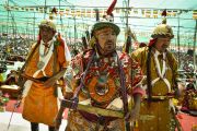 Ладакцы выступают с песнями и танцами для Его Святейшества Далай-ламы в заключительный день 33-го учения Калачакры. Лех, Ладак, штат Джамму и Кашмир, Индия. 13 июля 2014 г. Фото: Мануэль Бауэр.