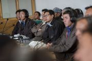 Члены ладакского горного совета по развитию слушают выступление Его Святейшества Далай-ламы