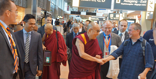 Его Святейшество Далай-лама прибыл в Гамбург