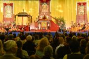 Его Святейшество Далай-лама дарует посвящение Авалокитешвары. Гамбург, Германия. 26 августа 2014 г. Фото: Мануэль Бауэр.