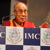 Далай-лама провел беседу о светской этике c членами Индийской торговой палаты