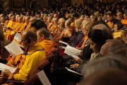 В зале бостонского центра исполнительских искусств во время учений Его Святейшества Далай-ламы. 30 октября 2014 г. Бостон, штат Массачусетс, США. Фото: Джереми Рассел (офис ЕСДЛ)