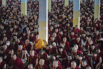 В монастыре Ганден Джангце прошел пятый день учений Далай-ламы по ламриму