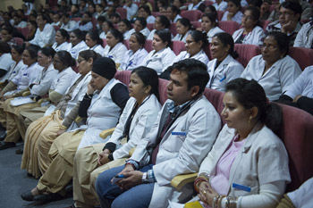 Далай-лама встретился в Дели с врачами и персоналом больницы им. Рамманохара Лохии