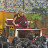 Далай-лама провел встречу с тибетскими студентами в Дели