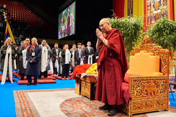 В Базеле Далай-лама даровал посвящение Авалокитешвары и прочел публичную лекцию