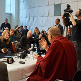 В Копенгагене Далай-лама прочел публичную лекцию «Сила через сострадание и единение»