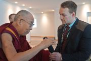 Его Святейшество Далай-лама отвечает на вопросы журналистов в конференц-центре Кларион, куда он приехал, чтобы встретиться со студентами, участниками международного студенческого фестиваля. Тронхейм, Норвегия. 9 февраля 2015 г. Фото: Джереми Рассел (офис ЕСДЛ).