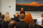 Его Святейшество Далай-лама встречается с членами организационного комитета его визита в Копенгаген и группами поддержки Тибета в первый день своего визита. Копенгаген, Дания. 10 февраля 2015 г. Фото: Джереми Рассел (офис ЕСДЛ).