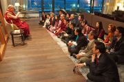 Перед отъездом из Тронхейма в Копенгаген Его Святейшество Далай-лама встретился с членами местного тибетского сообщества. Тронхейм, Норвегия. 10 февраля 2015 г. Фото: Джереми Рассел (офис ЕСДЛ).