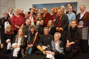 Его Святейшество Далай-лама фотографируется с членами организационного комитета его визита и групп поддержки Тибета. Копенгаген, Дания. 10 февраля 2015 г. Фото: Джереми Рассел (офис ЕСДЛ).