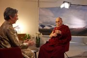 Его Святейшество Далай-лама дает интервью Метте Холм с канала TV2. Дания, Копенгаген. 11 февраля 2015 г. Фото: Оливье Адам.