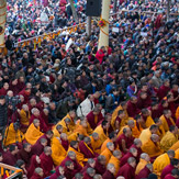 В день явления чудесных сил Будды Далай-лама провел учения по Джатакам