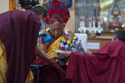 Таклунг Цетрул Ринпоче из школы ньингма участвует в молебне о долголетии Его Святейшества Далай-ламы. Дхарамсала, Индия. 4 марта 2015 г. Фото: Тензин Чойджор (офис ЕСДЛ)