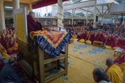 ЕГо Святейшество Далай-лама дарует учения по Джатакам (повествованиям о предыдущих рождениях Будды Шакьямуни). Дхарамсала, Индия. 5 марта 2015 г. Фото: Тензин Чойджор (офис ЕСДЛ)