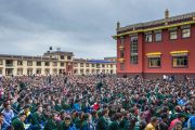 Более 9 тысяч человек собрались послушать Его Святейшество Далай-ламу в институте Лунгрик Джампеллинг в монастыре Палпунг Шераблинг. Верхний Бхатту, штат Химачал-Прадеш, Индия. 12 марта 2015 г. Фото: Тензин Чойджор (офис ЕСДЛ)