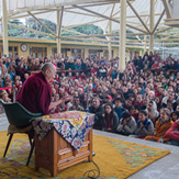 Его Святейшество Далай-лама встретился в Дхарамсале с туристами из разных стран