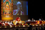 Утренняя сессия первого дня двухдневных учений Его Святейшества Далай-ламы в университете Шова. Токио, Япония. 12 апреля 2015 г. Фото: Тензин Джигме