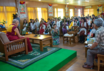 Далай-лама встретился с группой исполнительных директоров из Вьетнама