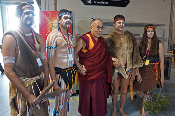 В Перте Далай-лама прочел публичную лекцию о мудрости даяния и принятия