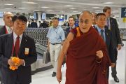 Его Святейшество Далай-лама в аэропорту Сиднея. Австралия. 4 июня 2015 г. Фото: Джереми Рассел (офис ЕСДЛ)