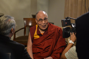 Далай-лама дал интервью одной из крупнейших испаноязычных телекомпаний США «Телемундо»