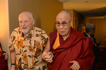 Далай-лама обсудил с учеными карту эмоций и прочел лекцию, посвященную медитации о сострадании