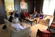 Встреча президента Джорджа Буша-младшего с Его Святейшеством Далай-ламой в президентском центре в Далласе. Штат Техас, США. 1 июля 2015 г. Фото: Центр Буша
