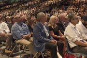 Некоторые из более чем 6000 человек, собравшихся в Университете Калифорнии, чтобы поучаствовать во втором дне саммита "Глобальное сострадание". Ирвайн, штат Калифорния, США. 6 июля 2015 г. Фото: Тензин Чойджор (офис ЕСДЛ)