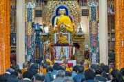Вид на зал главного тибетского храма в Дхарамсале во время молебна о долголетии Его Святейшества Далай-ламы. Дхарамсала, Индия. 20 июля 2015 г. Фото: Тензин Пунцок (офис ЕСДЛ)
