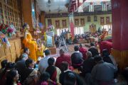 Его Святейшество Далай-лама принимает участие в молебне в храме Джоканг. Ле, Ладак, штат Джамму и Кашмир, Индия. 28 июля 2015 г. Фото: Тензин Чойджор (офис ЕСДЛ)