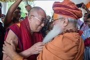 Дээрхийн Гэгээнтэн Далай Лам Тримбакешварт морилон ирэв. Энэтхэг, Махараштра, Тримбакешвар. 2015.08.30
