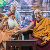 Далай-лама посетил праздник Кумбха-мела в Нашике