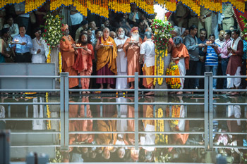 Далай-лама посетил праздник Кумбха-мела в Нашике